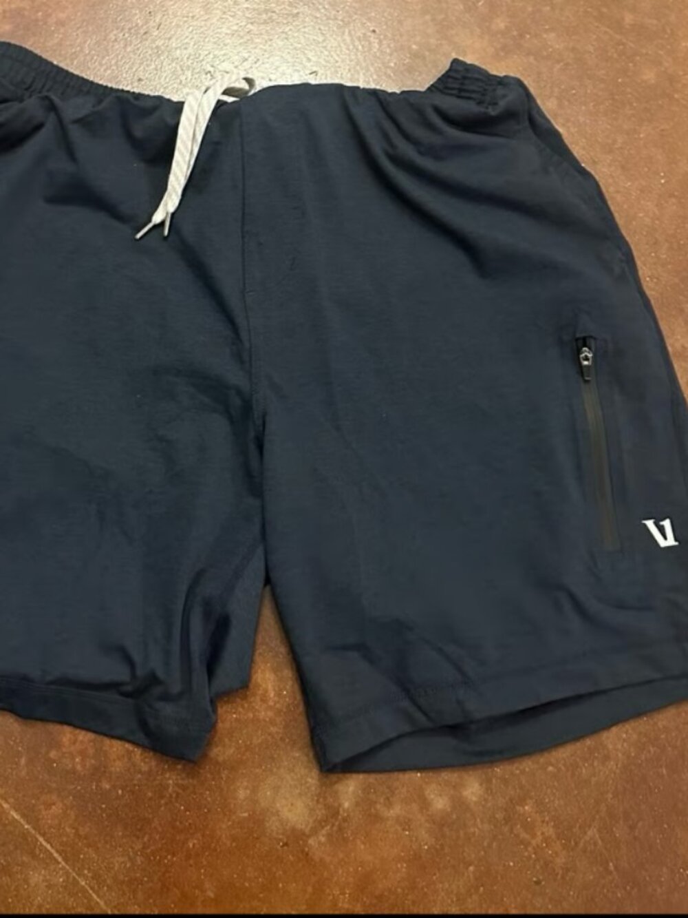 Vuori Mens Athletic Short Size XL